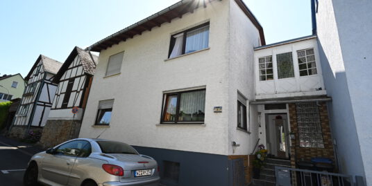 Wetzlar Naunheim – Einfamilienhaus mit Sommerküche und überdeckter Terrasse