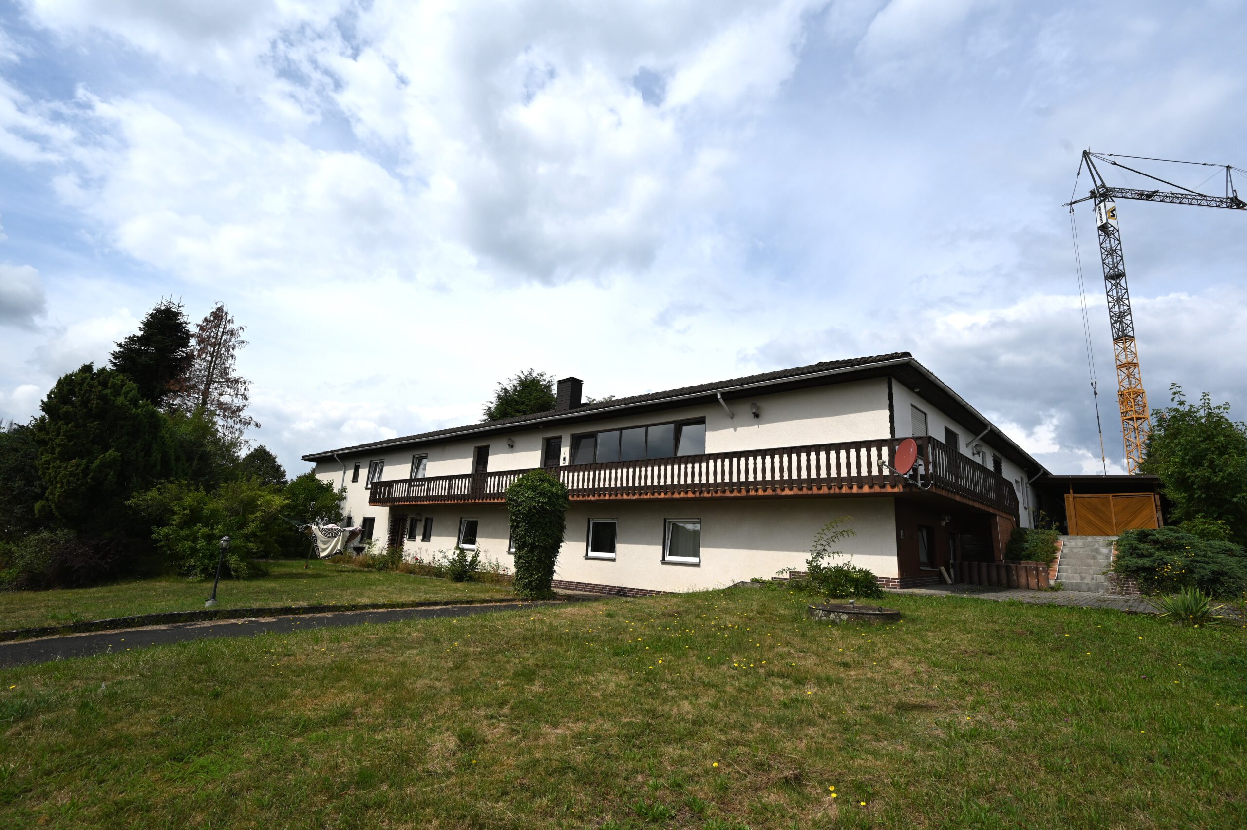 Breidenbach – vielfältiges Gewerbeobjekt für Büros / Praxen, Hotel, Friseursalon, Künstleratelliers